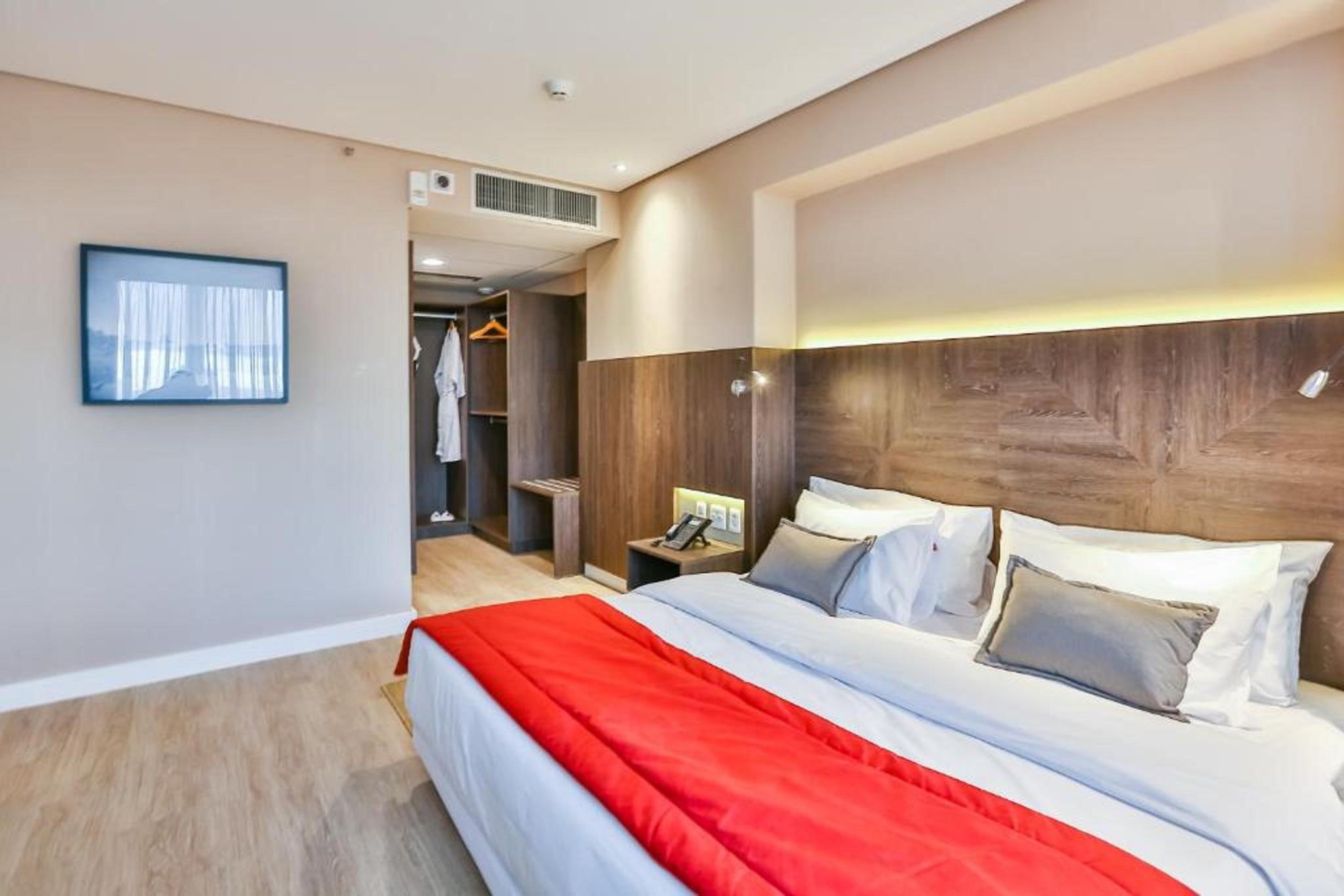 Transamerica Collection Гояния Экстерьер фото A room at the hotel
