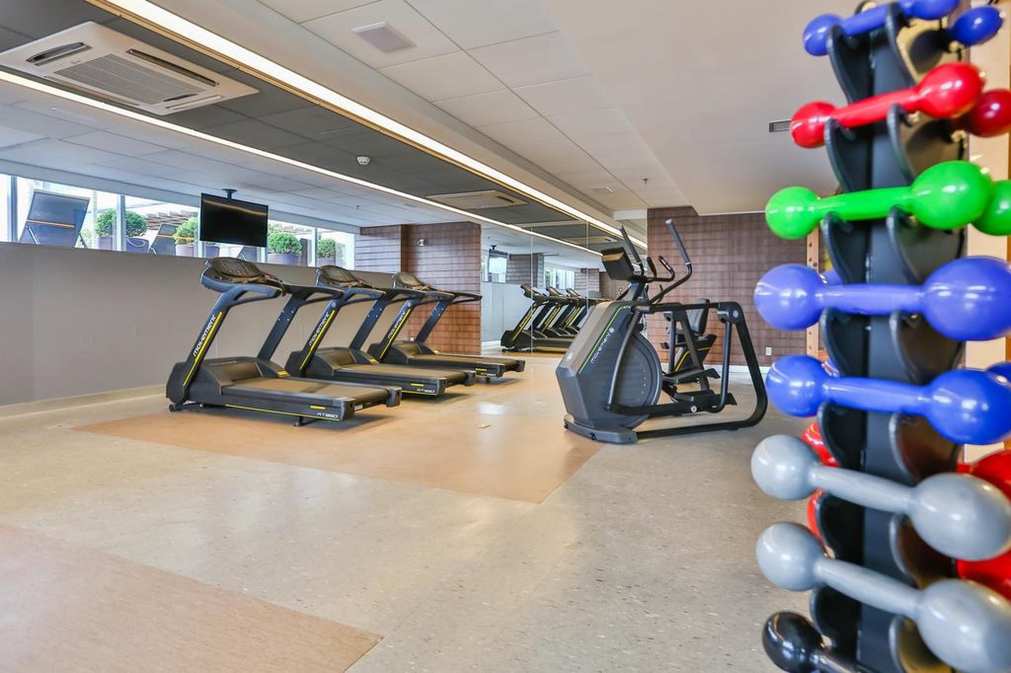 Transamerica Collection Гояния Экстерьер фото The gym at the hotel