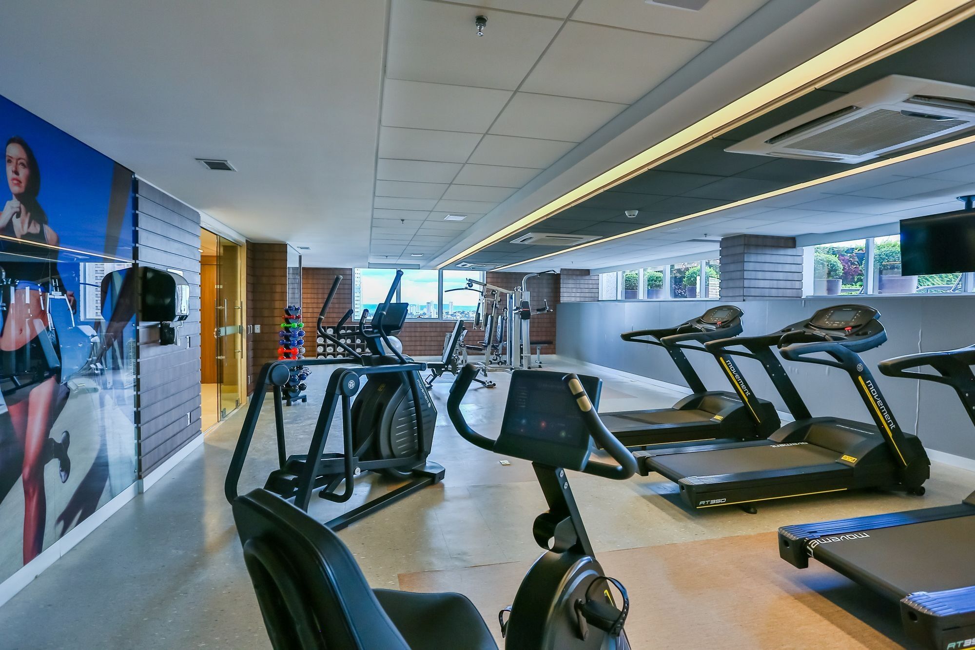 Transamerica Collection Гояния Экстерьер фото The gym at the hotel