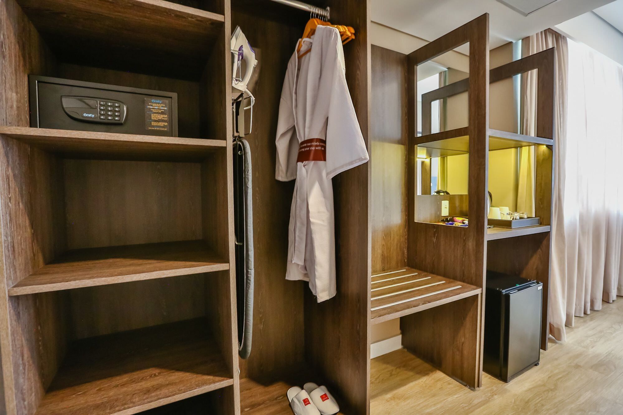 Transamerica Collection Гояния Экстерьер фото A room at the hotel